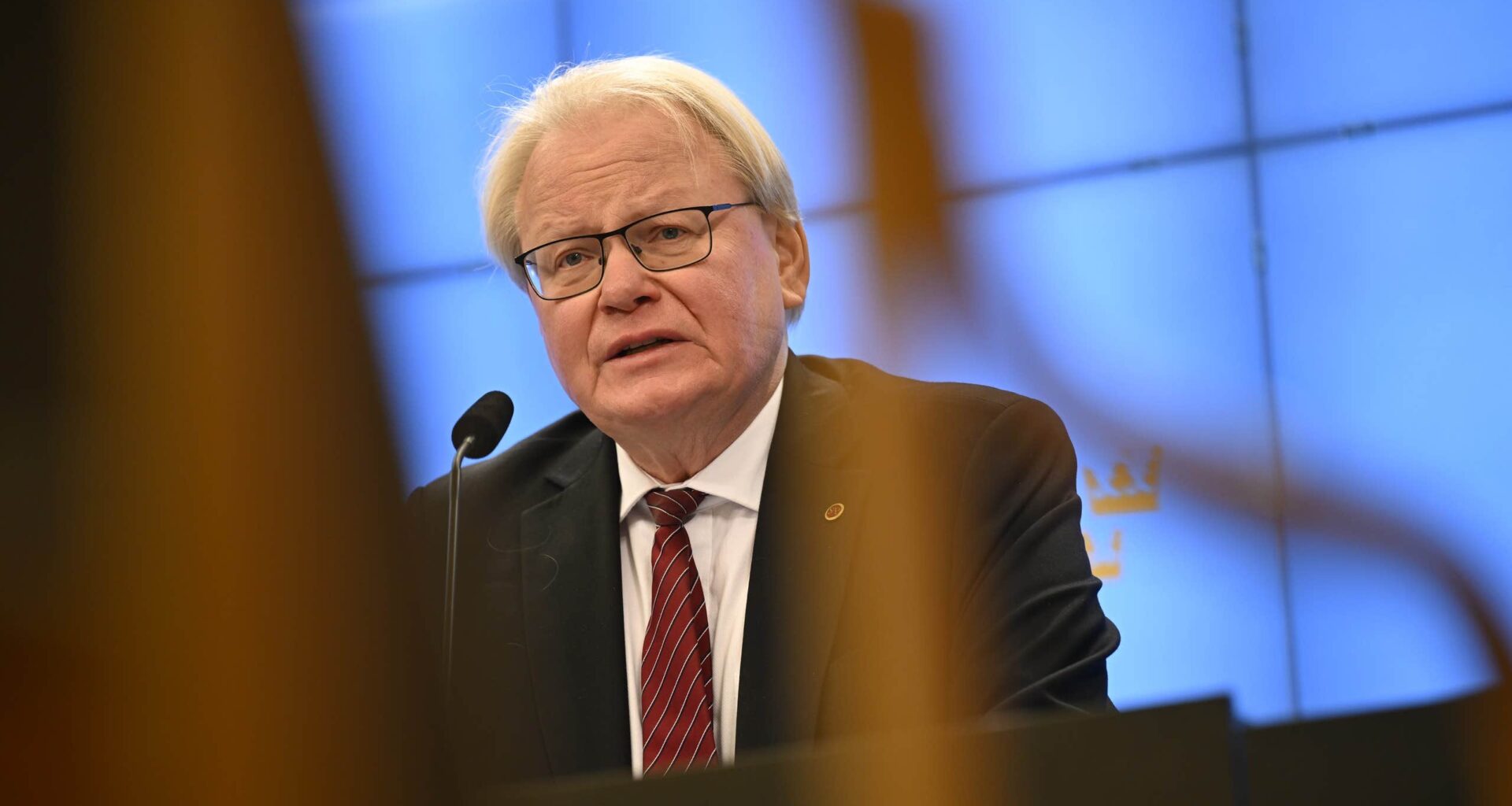 S vill se lagstiftning som reglerar utländska köp av fastigheter.