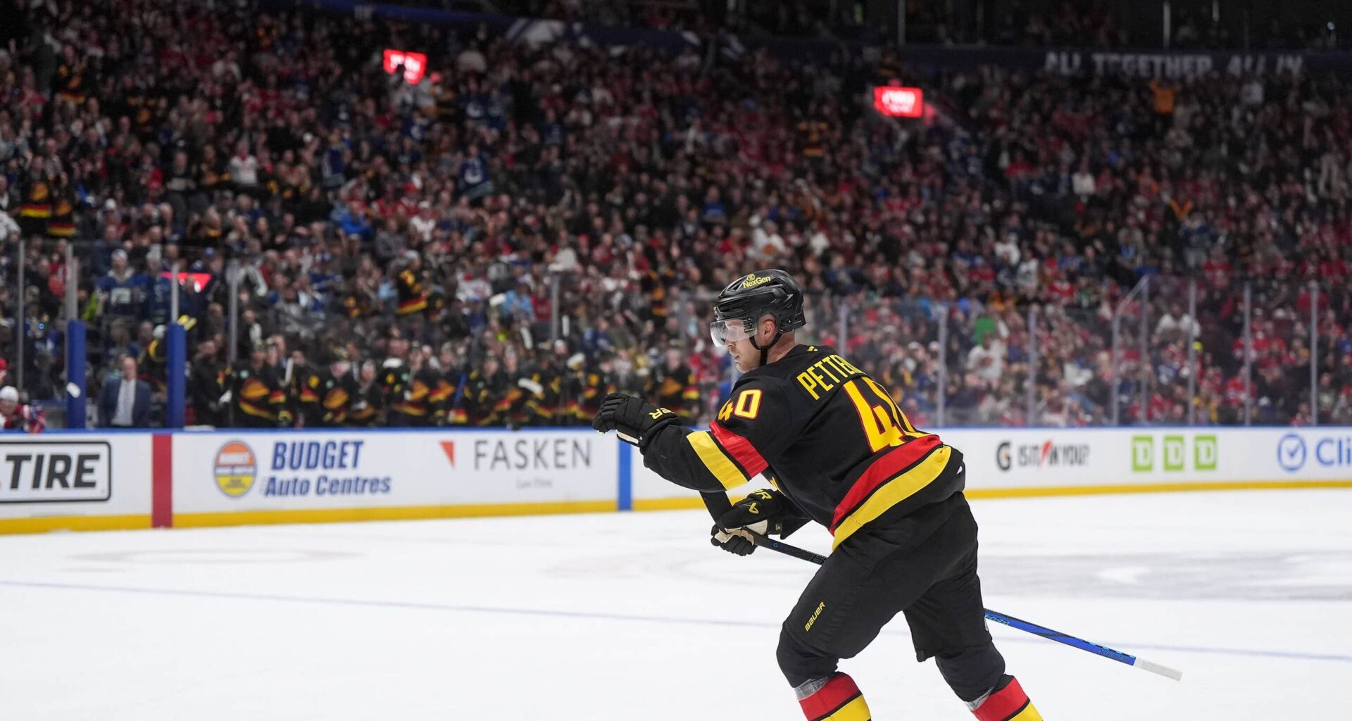 Dubbla Elias Pettersson-poäng när Vancouver segrade mot Edmonton | NHL