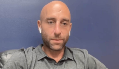 Washington Capitals sparkar tränaren – uppgifter om våld i hemmet | NHL