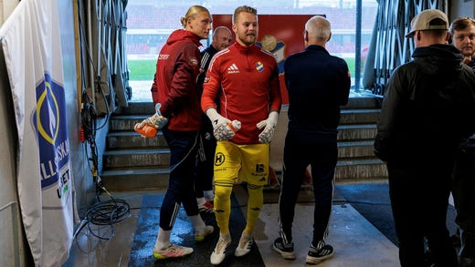 Östers målvakt Robin Wallinder är en av lagets viktigaste spelare. Samstämmiga uppgifter säger att han nästa säsong spelar i succélaget Mjällby.