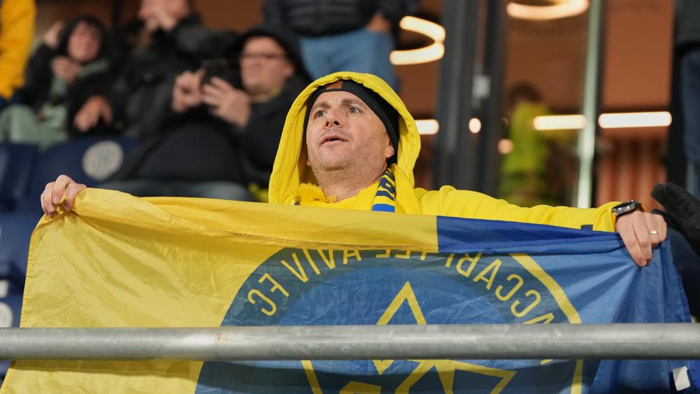 Israeliska fotbollsfans portas från match i Birmingham - ETC.se