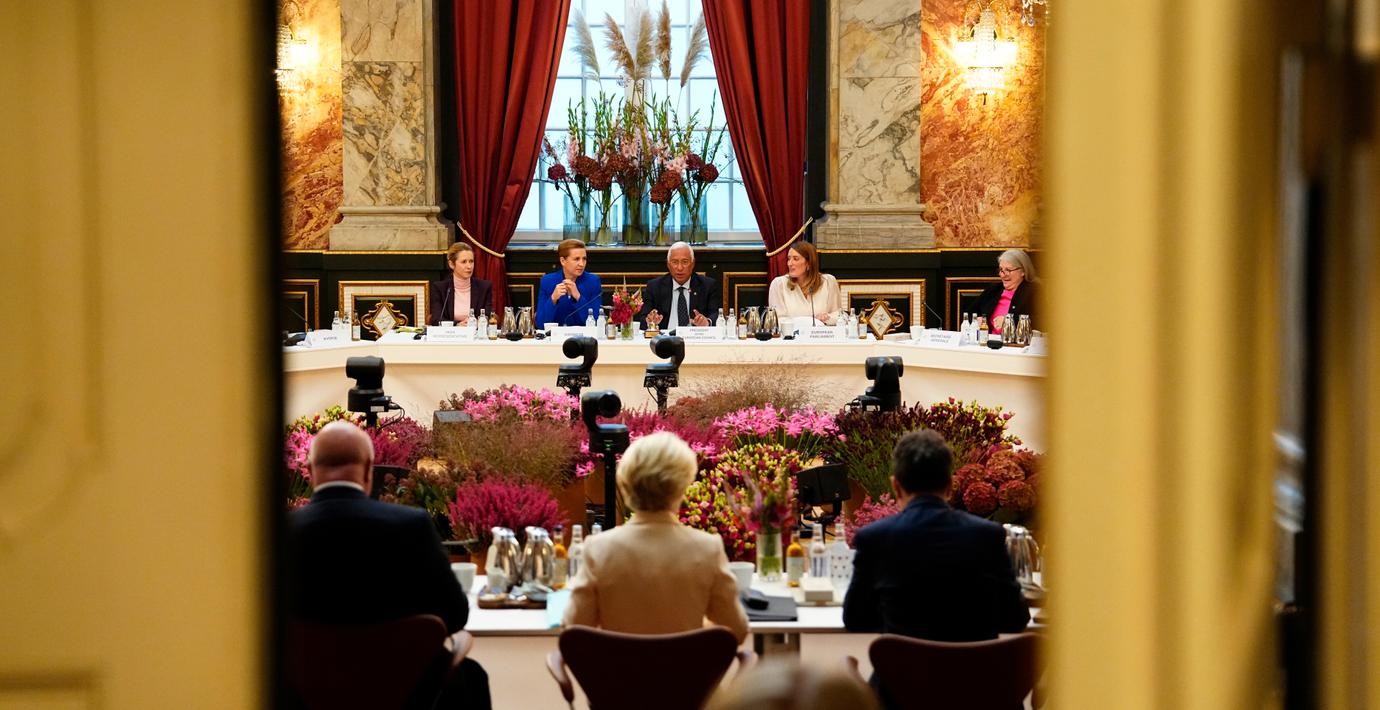 Mötet har dragit i gång – Ukrainas försvar på agendan