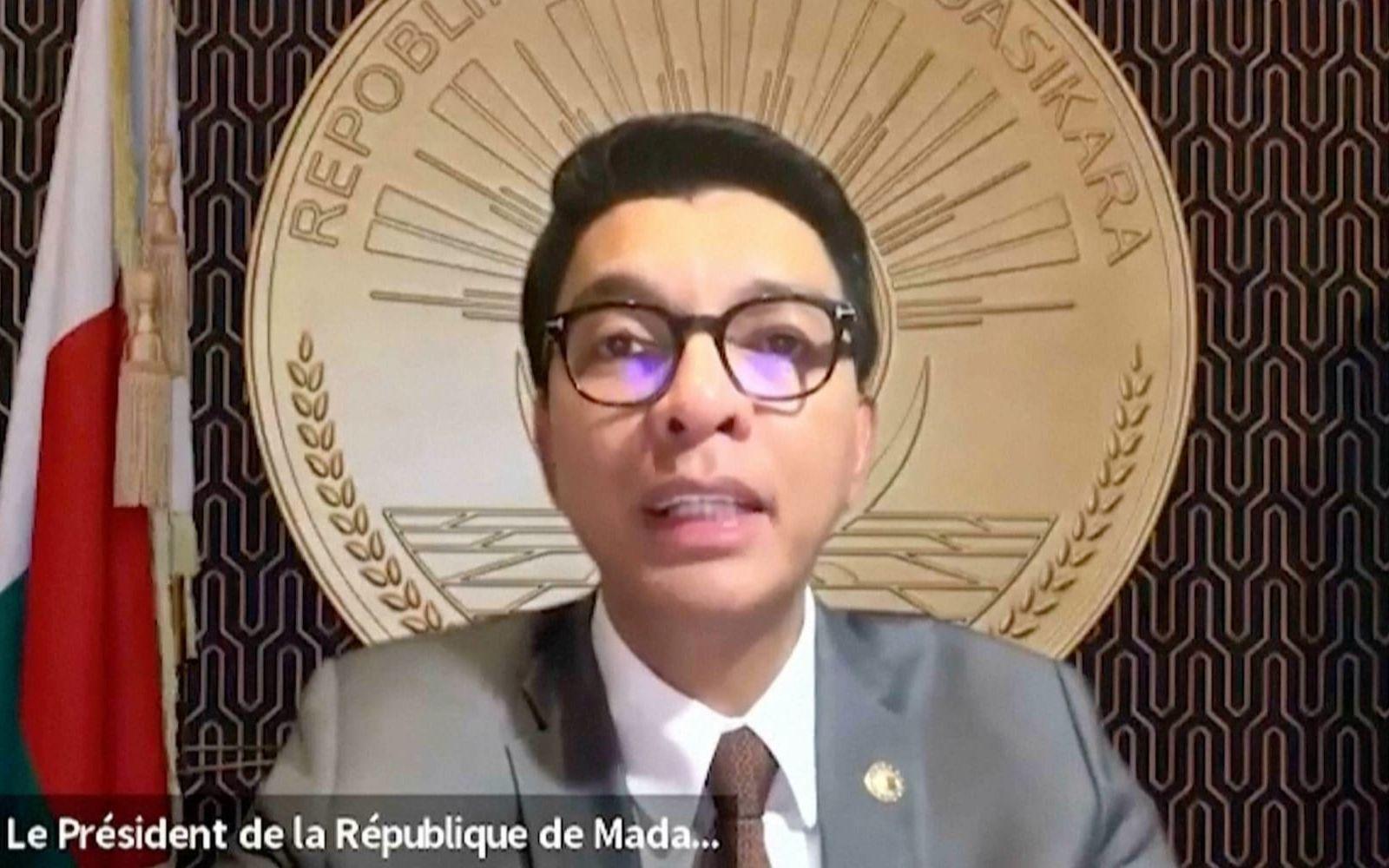 En stillbild från en videotal av Madagaskars president Andry Rajoelina som publicerades på måndagen.