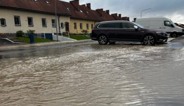 LIVE: Vattnet forsade in i husen – nådde upp till garagetaket - NT