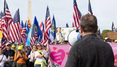 DN Direkt - ”No kings”-demonstrationer drar igång i USA