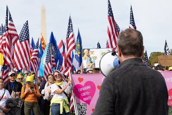 DN Direkt - ”No kings”-demonstrationer drar igång i USA