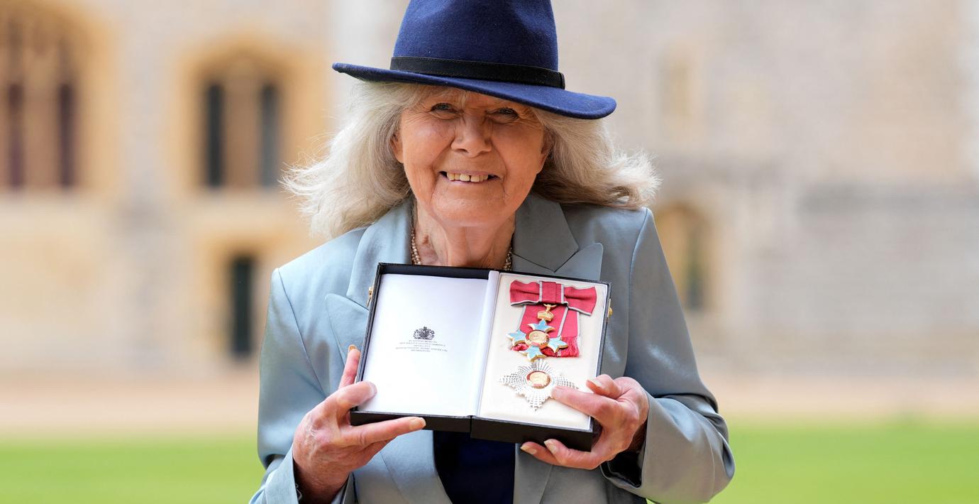 Författaren Jilly Cooper död – älskad för ”tantsnusk”