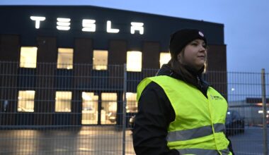 Teslastrejken fyller två – kostat Metall 100 miljoner