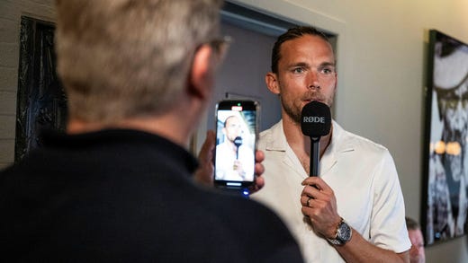 Det har blivit många intervjuer för Tom Pettersson under Mjällbys succésäsong 2025.