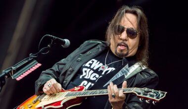 Uppgifter: Ace Frehley vårdas i respirator