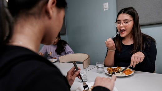 Sibel Lukovic gillar laxlasagnen mer än braxburgaren.