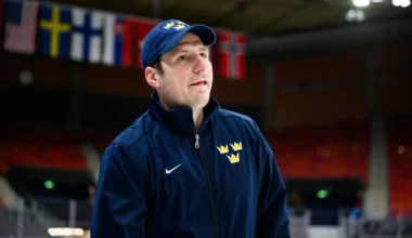 Ikonen kliver in i Tre Kronor