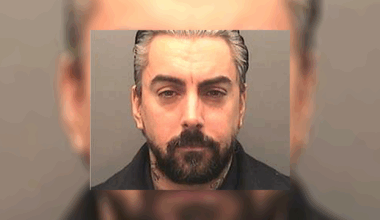Rocksångaren Ian Watkins död efter attack i fängelset