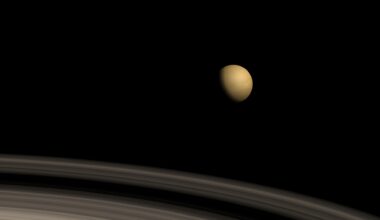 Saturnus ringar och dess måne.