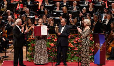 Kungen delar ut Birgit Nilsson-priset till Festival d’Aix-en-Provence.