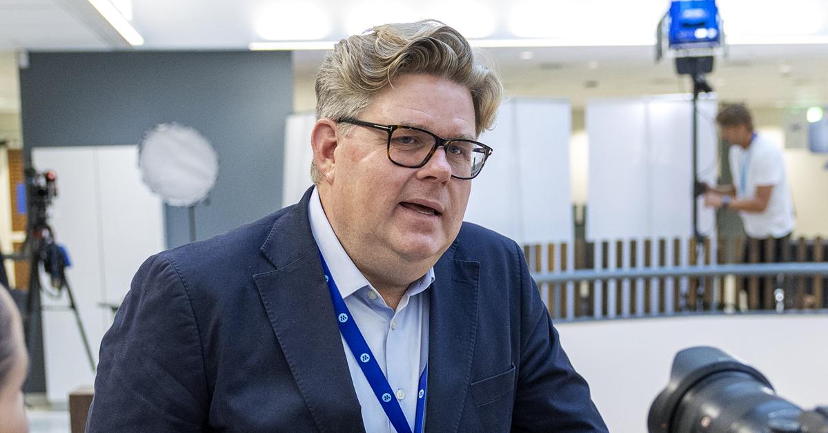 Moderaternas trygghetsrecept: Beväpnade säkerhetsvakter