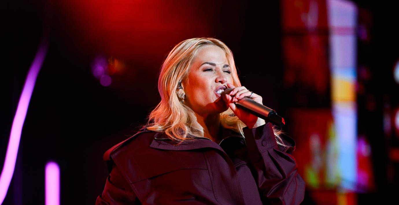 Sandén i Idol-juryn när finalerna inleds
