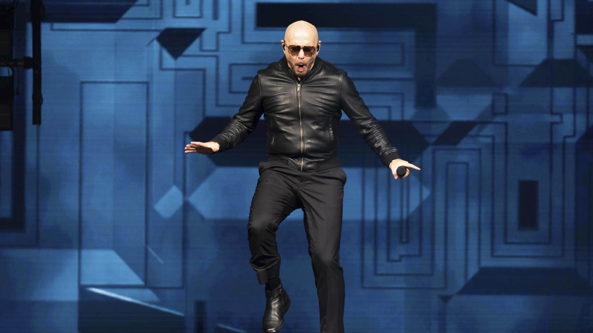 Pitbull återvänder till Sverige – HD