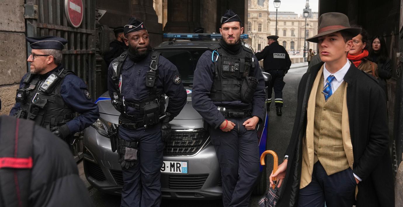 Välklädd viral fransman väcker internets fantasi