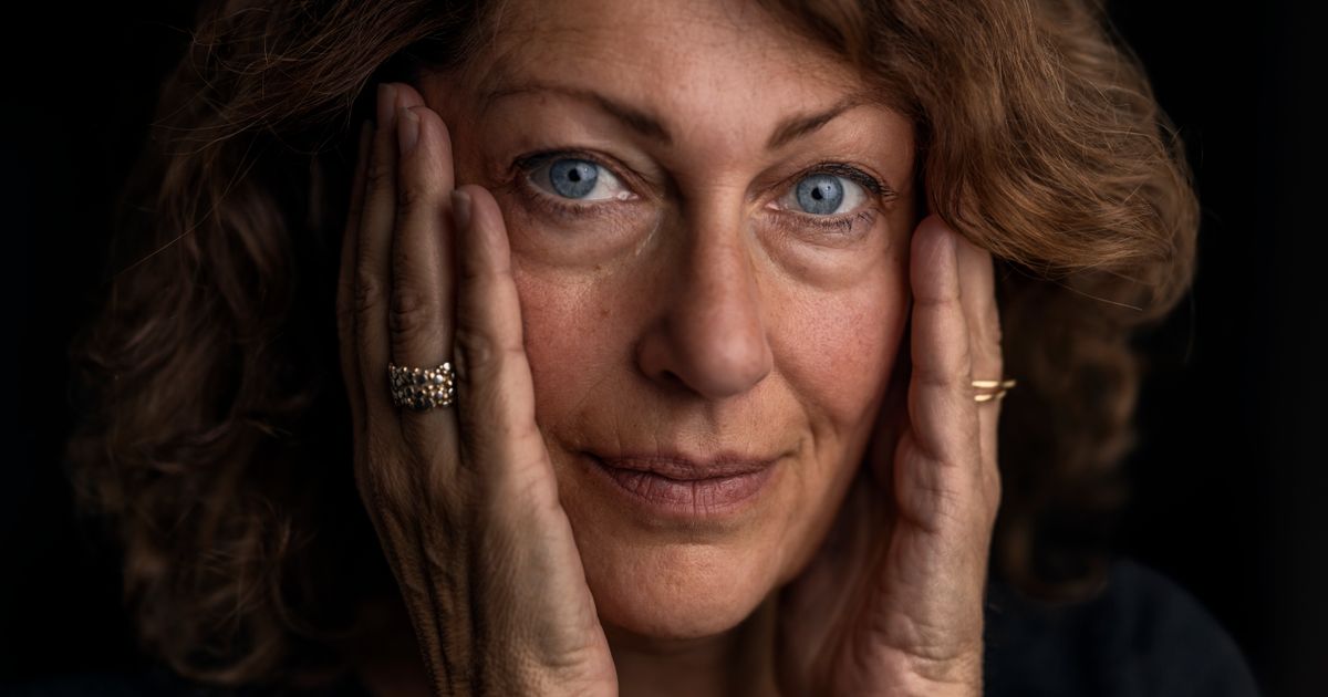 Elisabeth Åsbrink om sorgen efter en svår förälder: Brutal ambivalens