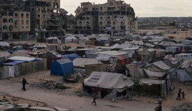 Nio dödade när Israel besköt buss i Gaza