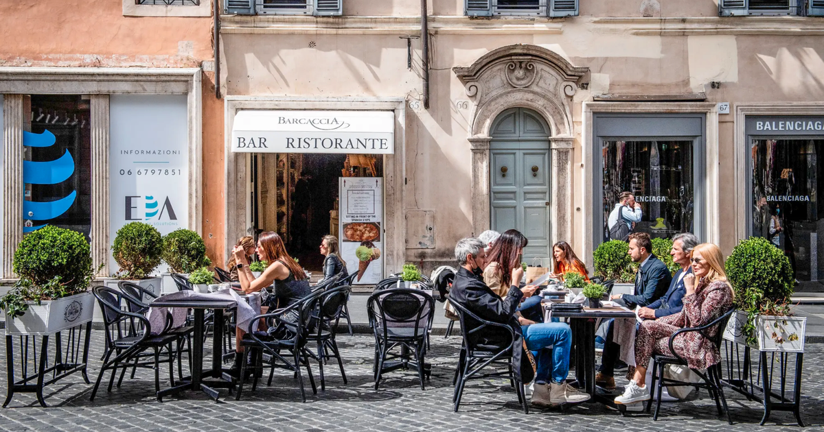Tjuvar i Madrid stal över 1 000 stolar