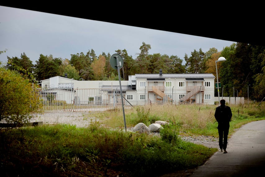 Modulhusen i Tallkrogen står på en grusplan som förut användes för fotboll.