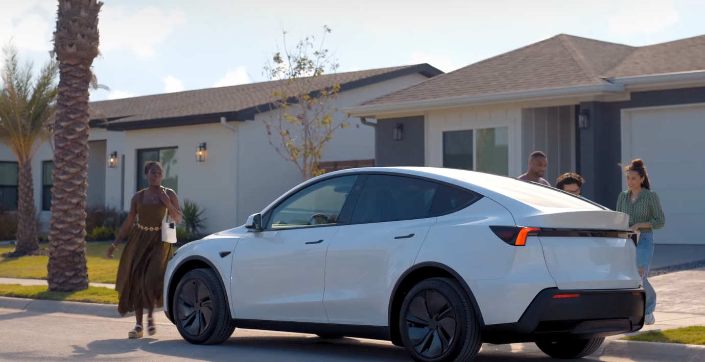Tesla visar upp budgetbilen Model Y Standard