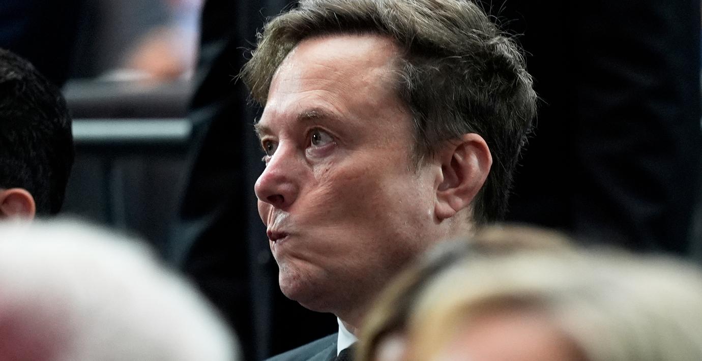 Musk förlikas med sparkade Twittertoppar