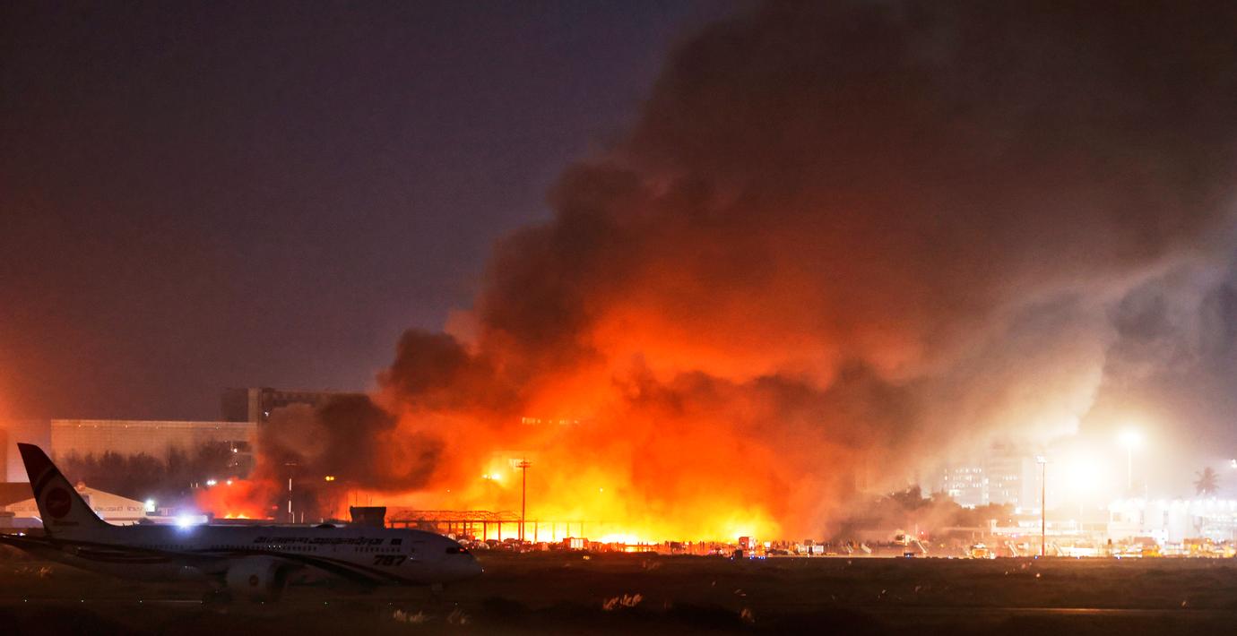 Kraftig brand på flygplats i Dhaka – flyg ställs in