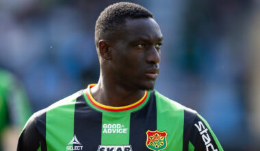 250413 GAIS Ibrahim Diabate på line up inför fotbollsmatchen i Allsvenskan mellan GAIS och Degerfors den 13 april 2025 i Göteborg.