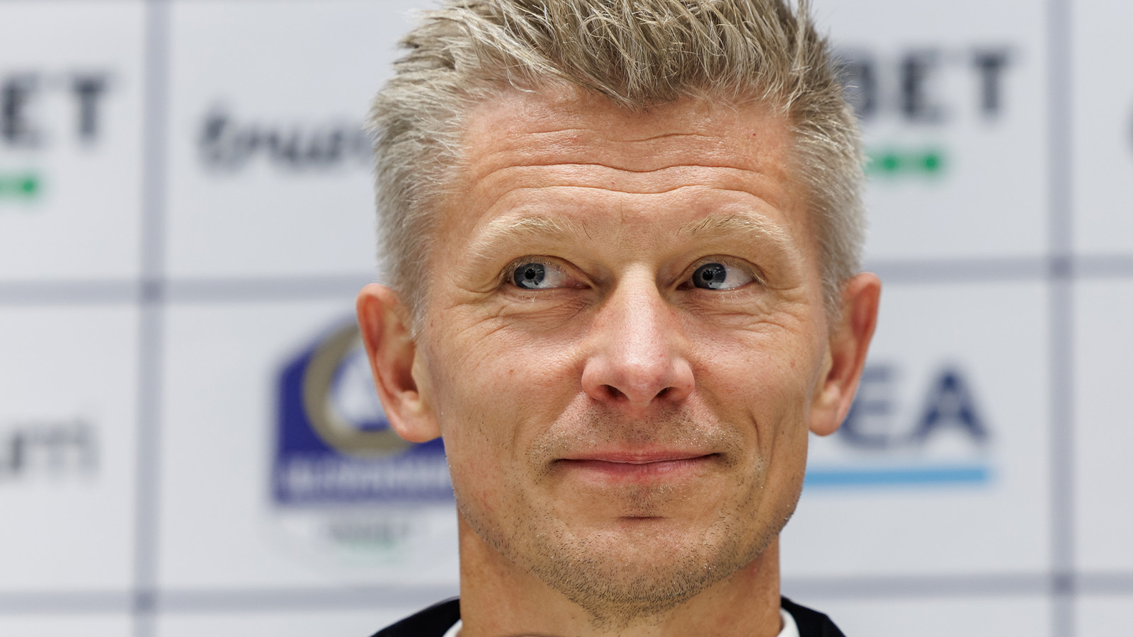 250810 AIKs tränare Mikkjal Thomassen på en presskonferens efter fotbollsmatchen i Allsvenskan mellan AIK och Djurgården den 10 augusti 2025 i Stockholm.
