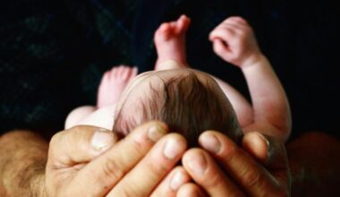 För första gången visar forskare vid Örebro och Åbo universitet att PFAS hos gravida kan kopplas till förändringar i barns hjärnor fem år senare. Foto: Jill Sauve/Unsplash