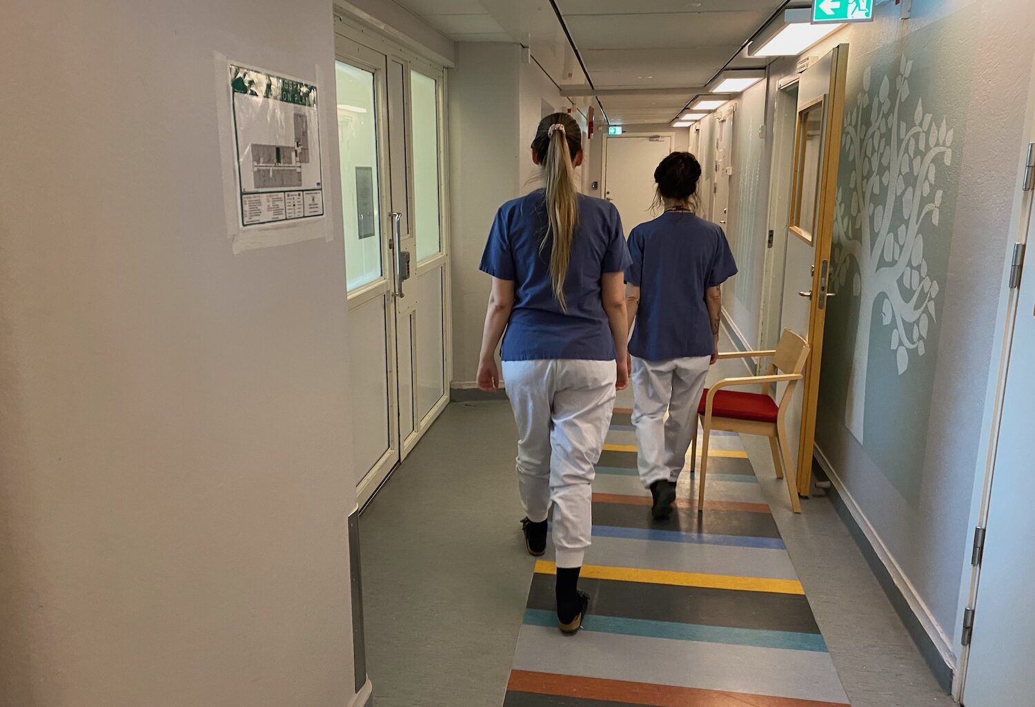 Vårdarbetare ska få billigare resor och gratis skor