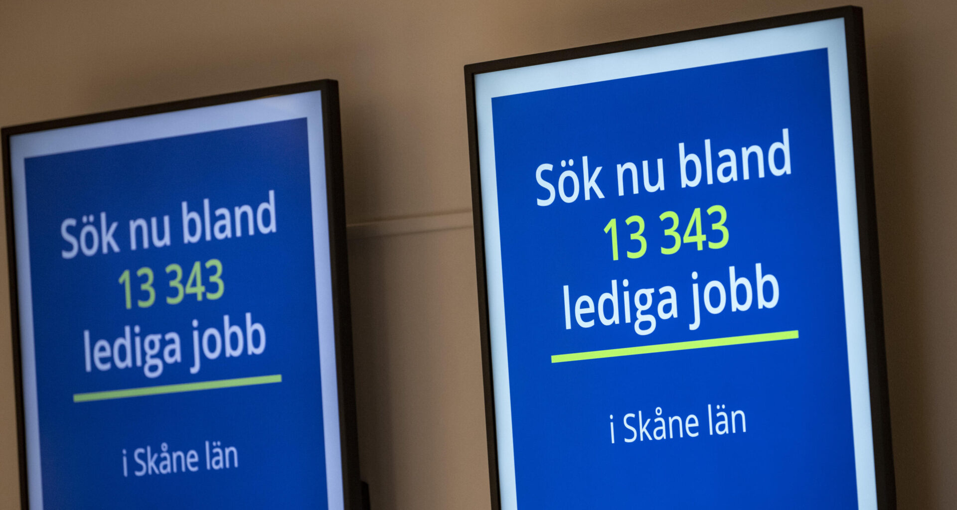 Arbetslösheten fortsätter ned – ljusning för unga