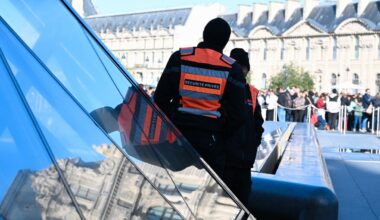 Kvinna åtalas efter juvelrånet och en misstänkt släpps