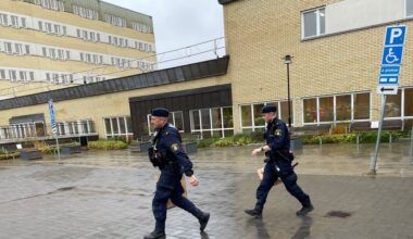 Polis på plats vid Ackis under förmiddagen - UNT