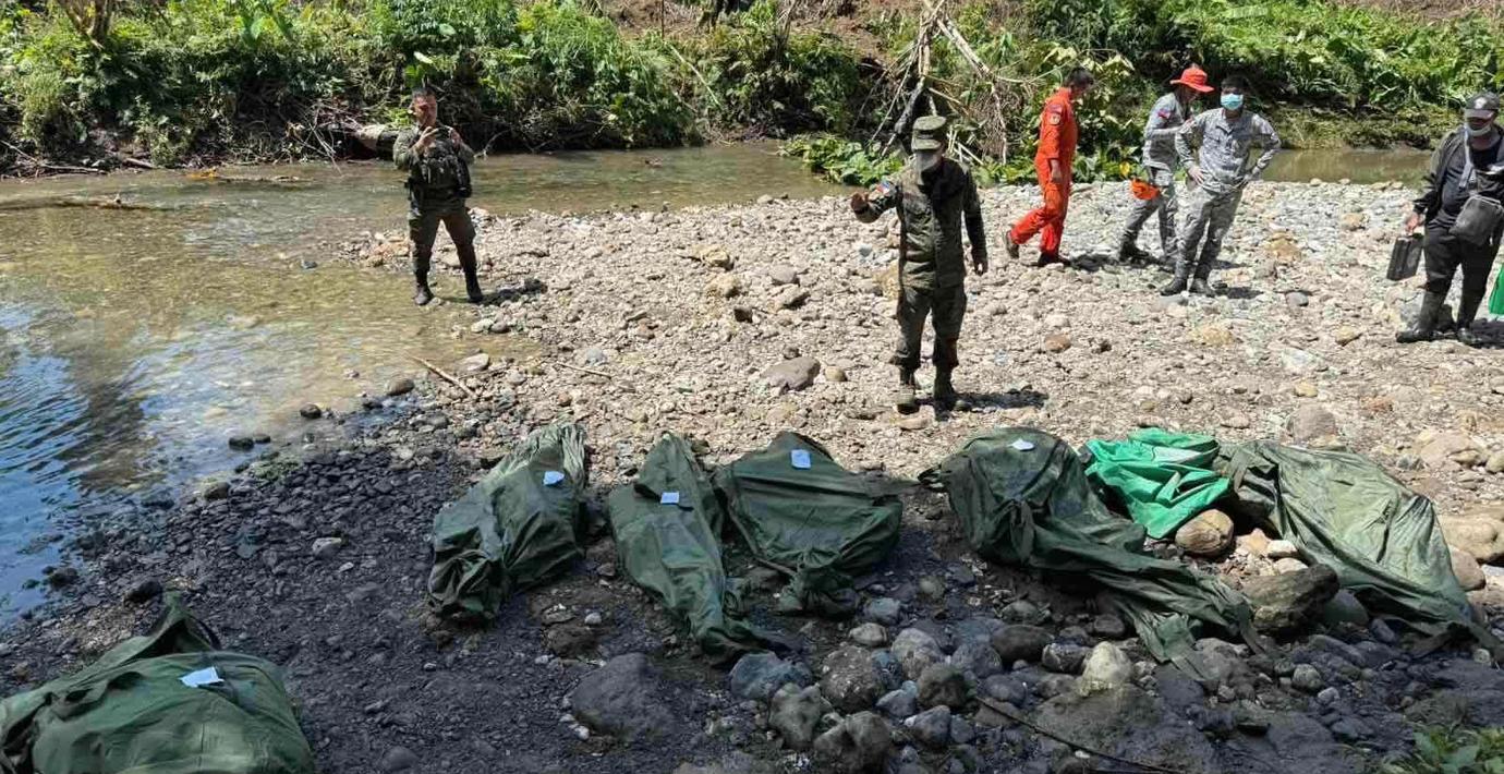 ”Vi försökte bända upp dörren men den rörde sig inte”