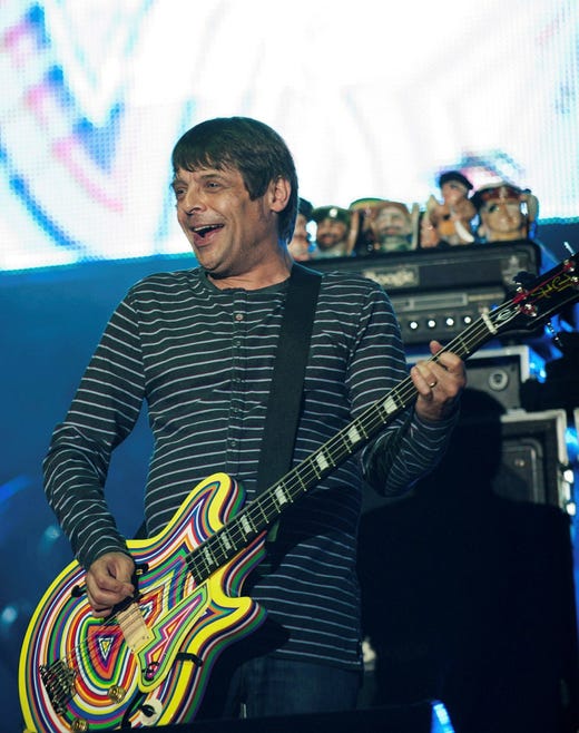 Gary "Mani" Mounfield i The Stone Roses, augusti 2012.