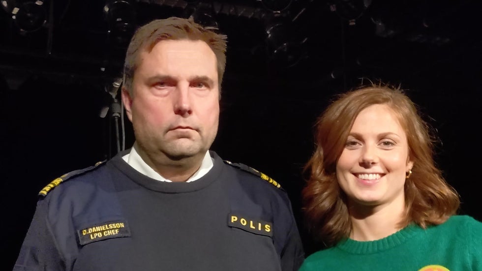 Polischef Dick Danielsson och Emmelie Carlsson från samordningsförbundet som samordnar hela Psykeveckan förbereder sig för invigningen.