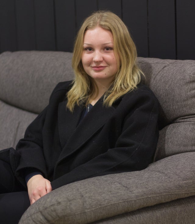 Elsa Norin Sporrong är en av dem som deltar i Musikhjälpen från Bromangymnasiet.