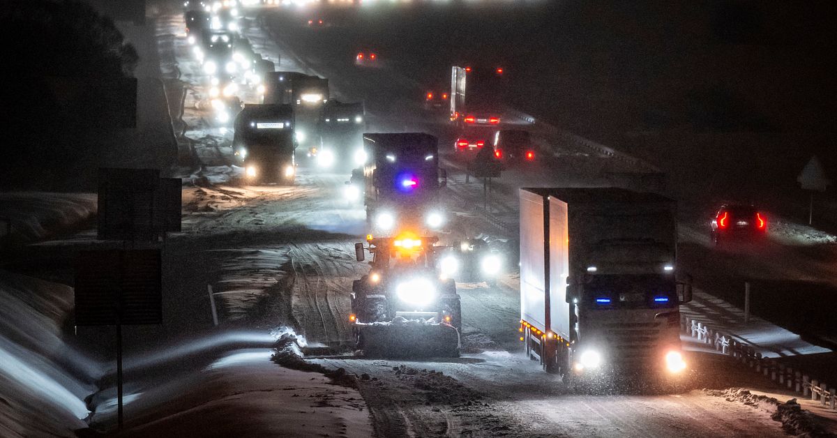 Snö och halka i flera delar av Sverige – följ senaste nytt