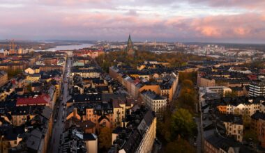 Kommentar till Svensk Mäklarstatistik: Stockholmspriser stiger trots färre bostadsrättsaffärer – små lägenheter bromsar marknaden