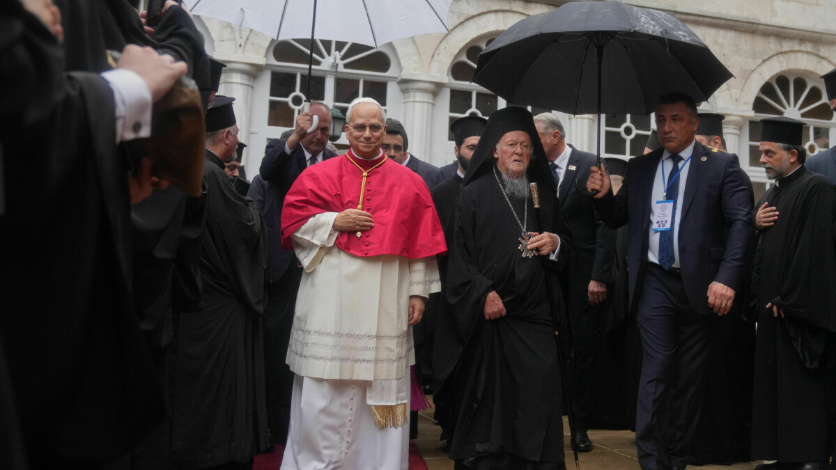 Påven Leo XIV avstod från att be i Blå moskén på sin första utlandsresa