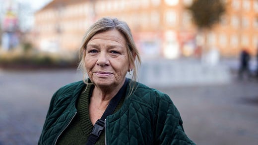 53-åriga pedagogen Christa Gunnarsdóttir har varit socialdemokrat i hela sitt liv men har nu bytt till Socialistisk folkeparti.