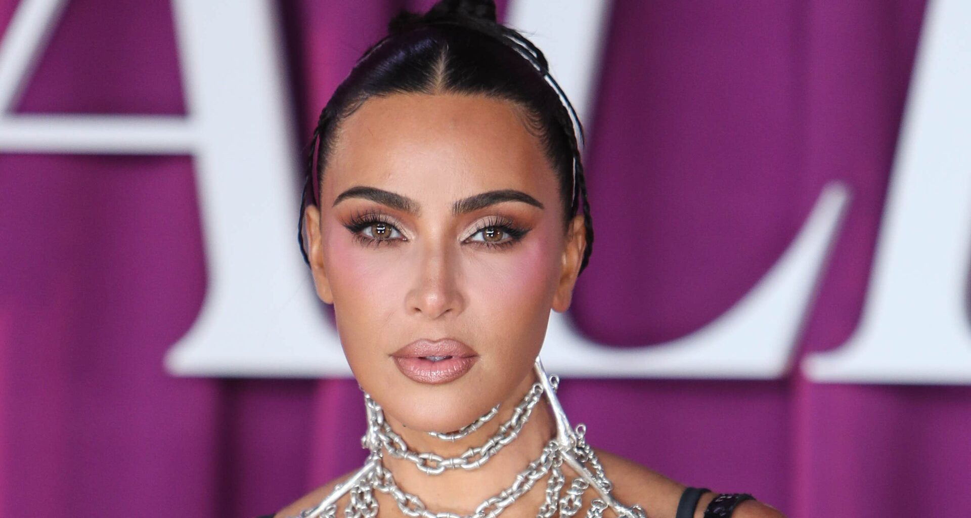 Kardashian om nya
 ”Tuff kvinna”