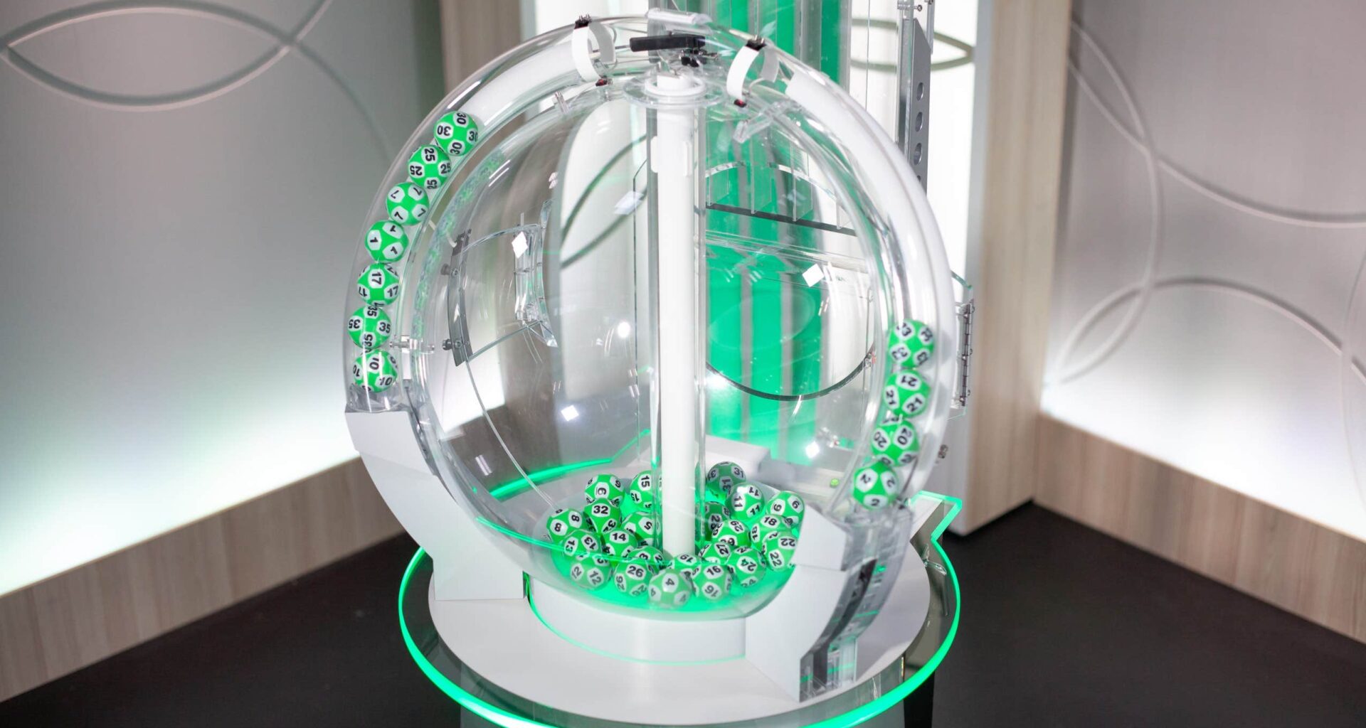 Miljonregn över två storvinnare – vann 15 miljoner var | Sverige