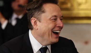 Elon Musk får det största bonuspaket någonsin av Tesla | Utrikes