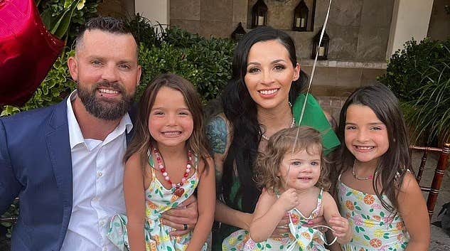 Christopher, 38, kollade porr – medan dottern dog i bilen