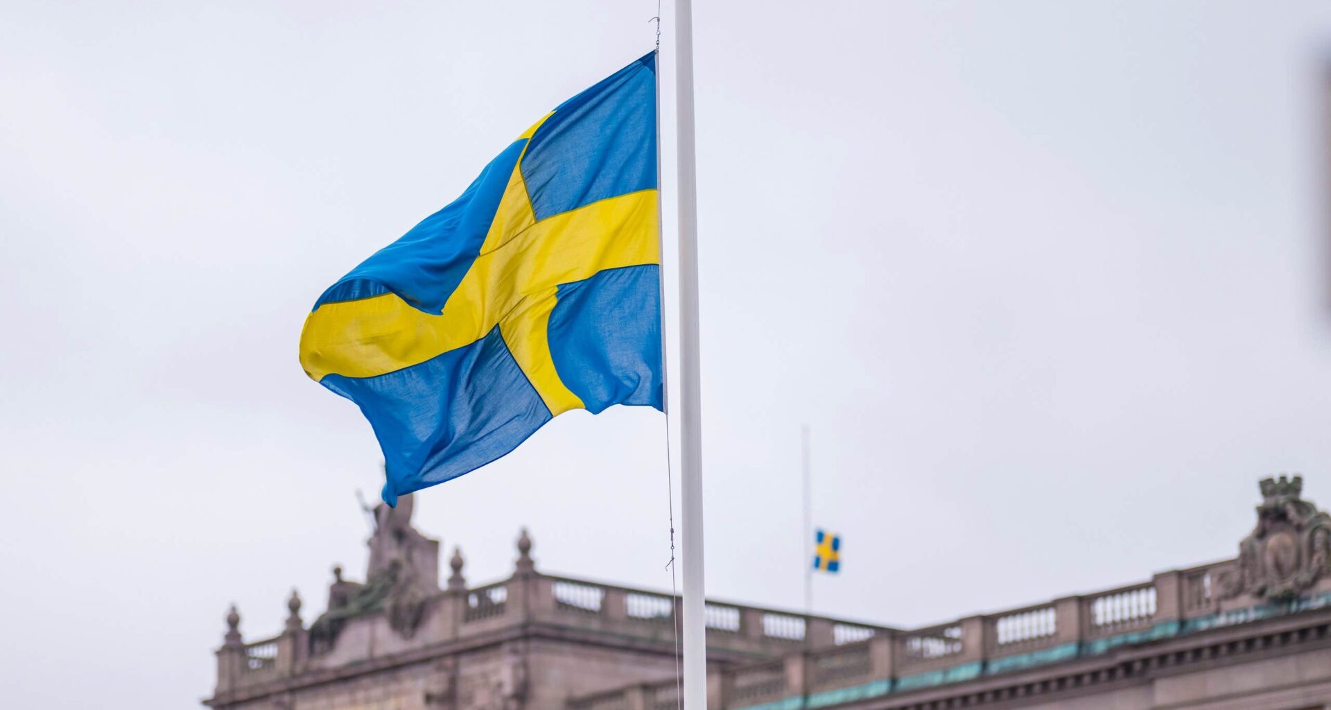 Muf: Byt färg på
svenska flaggan